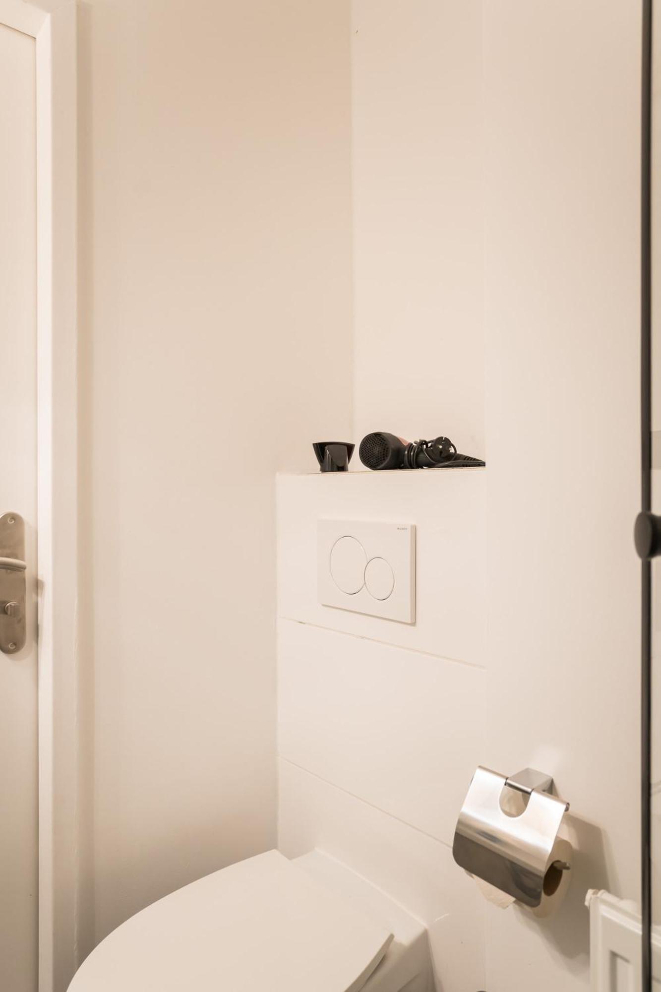 Spacious 1-Bedroom Apartment In Kreuzberg Berlin Extérieur photo